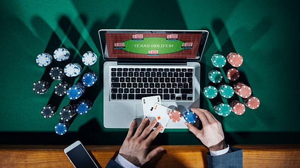 Platform Stability Matters When Choosing casino trực tuyến uy tín Sites