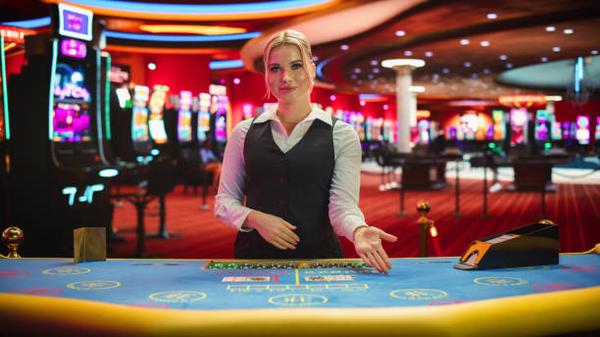 Reviewing Game Categories and Services on casino trực tuyến